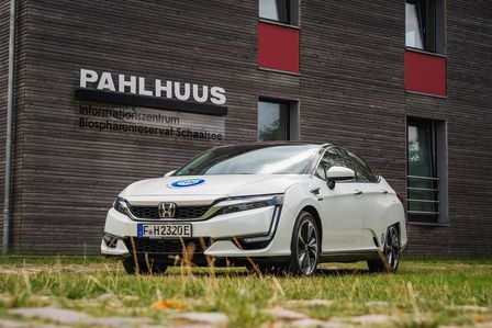 Honda übergibt Brennstoffzellenfahrzeug