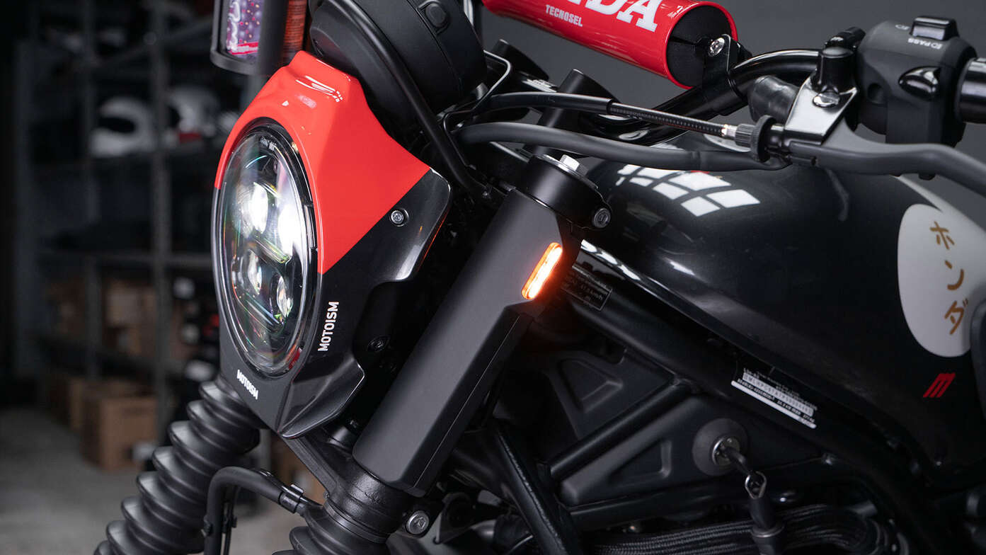 CL500 „The Nightcrawler“ by MOTOISM lights