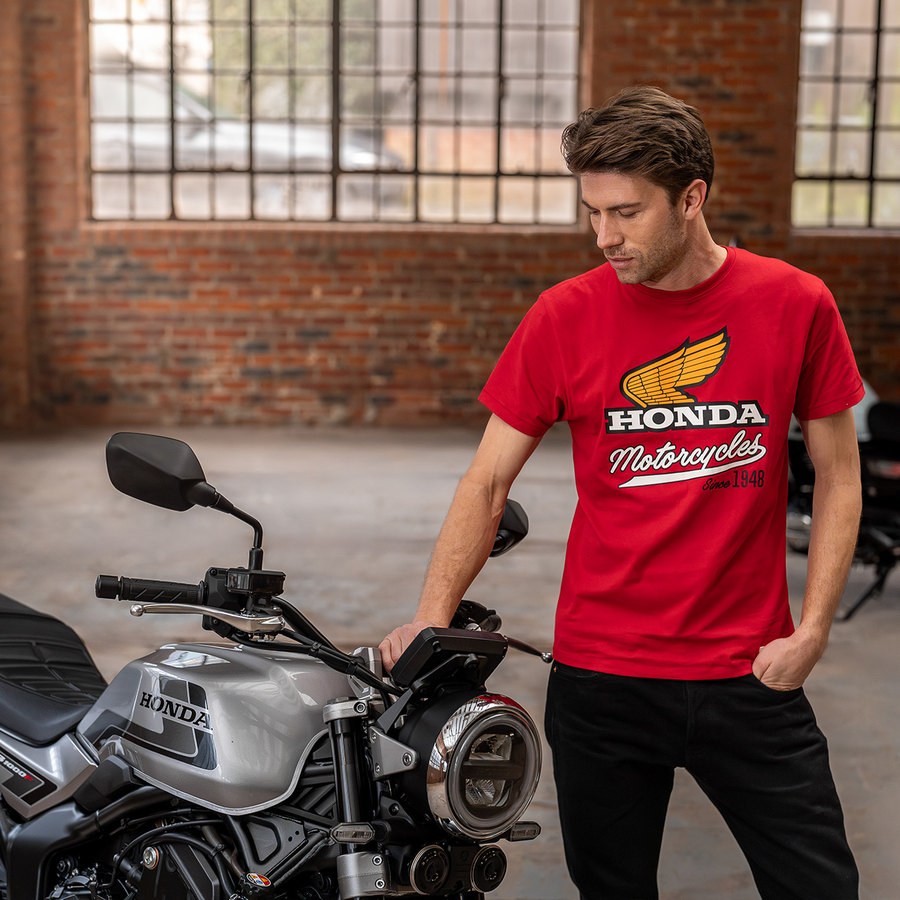 T-Shirt in orange mit Honda Schwinge für Herren