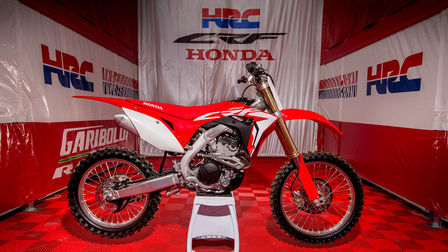 Honda Werksteam enthüllt die neue 2018er Honda CRF250R bei der MXGP in Belgien