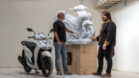 Honda zeigt zum 25-Jahre-Jubil&auml;um des SH125i die Scooter-Konzeptstudie SH Marmo und die Skulptur Hanami
